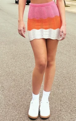 Discount PrettyLittleThing Contrast Crochet Knit Mini Skirt Pink
