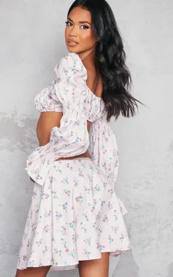 New PrettyLittleThing Floral Print Woven Ruched Long Sleeve Crop Top Pink