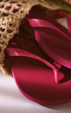 PrettyLittleThing Flat Sandals*Havaianas Top Flip Flops
