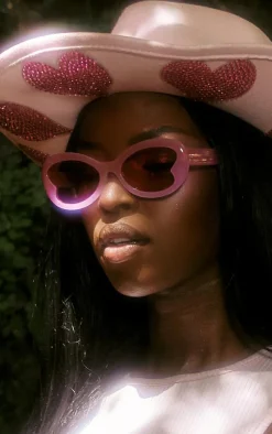 PrettyLittleThing Colored Sunglasses*Love Heart Lens Retro Sunglasses