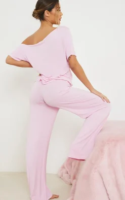PrettyLittleThing Christmas Shop*Off The Shoulder Top & Bottoms PJ Set