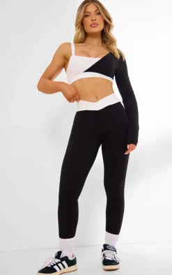 PrettyLittleThing Workout Tops*PLT Sport Sculpt Contrast Square Neck One Sleeve Crop Top