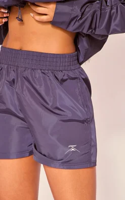 PrettyLittleThing Gym Shorts*PLT SPORT Shell Badge Runner Shorts
