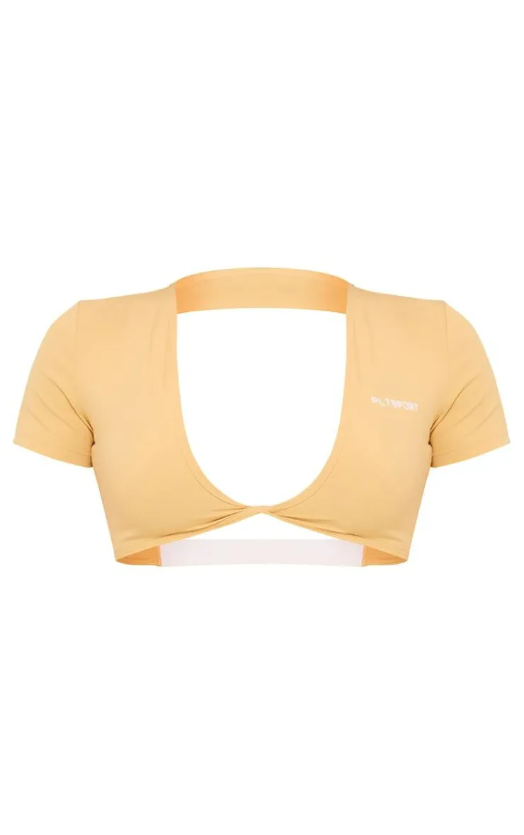 PrettyLittleThing Workout Tops*PLT SPORT Sculpt Twist Front Contrast Detail Open Back Crop Top