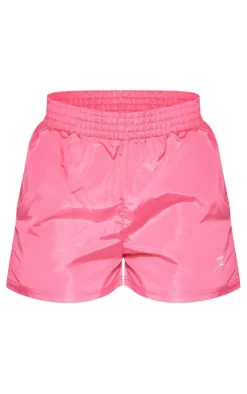 PrettyLittleThing Gym Shorts*PLT SPORT Shell Badge Runner Shorts