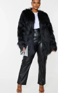 PrettyLittleThing Faux Fur Coats*Plus Amaria Shaggy Faux Fur Jacket