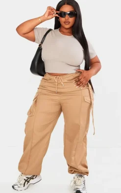 PrettyLittleThing Basic Tops*Plus Basic Rib Short Sleeve Crop Top