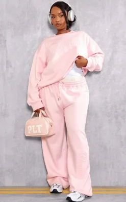 PrettyLittleThing Graphic Sweatsuits*Plus Embossed Graphic Oversized Sweatshirt
