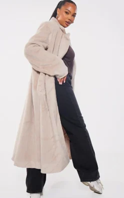 PrettyLittleThing Faux Fur Coats*Plus Premium Soft Faux Fur Tailored Maxi Coat