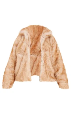 PrettyLittleThing Faux Fur Coats*Plus Tipped Faux Fur Collar Detail Jacket