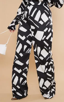 Best PrettyLittleThing Plus Abstract Print Wide Leg Pant Black