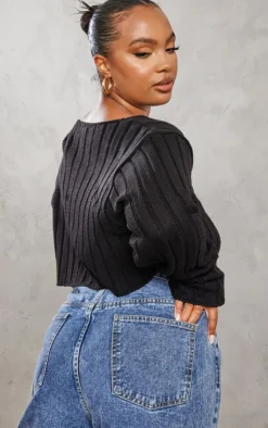 PrettyLittleThing Knitted Tops*Plus Chunky Knit Long Sleeve Dip Hem Crop Top