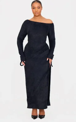 PrettyLittleThing Christmas Shop*Plus Fluffy One Shoulder Maxi Dress