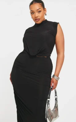 Online PrettyLittleThing Plus High Neck Cropped Top Black