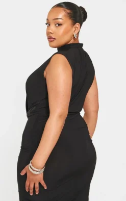 Online PrettyLittleThing Plus High Neck Cropped Top Black
