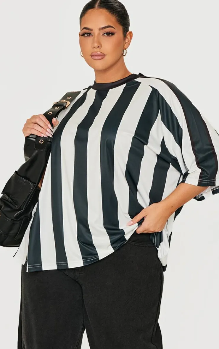 PrettyLittleThing T-Shirts*Plus Striped Oversized Football T-shirt