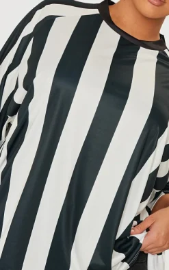 PrettyLittleThing T-Shirts*Plus Striped Oversized Football T-shirt