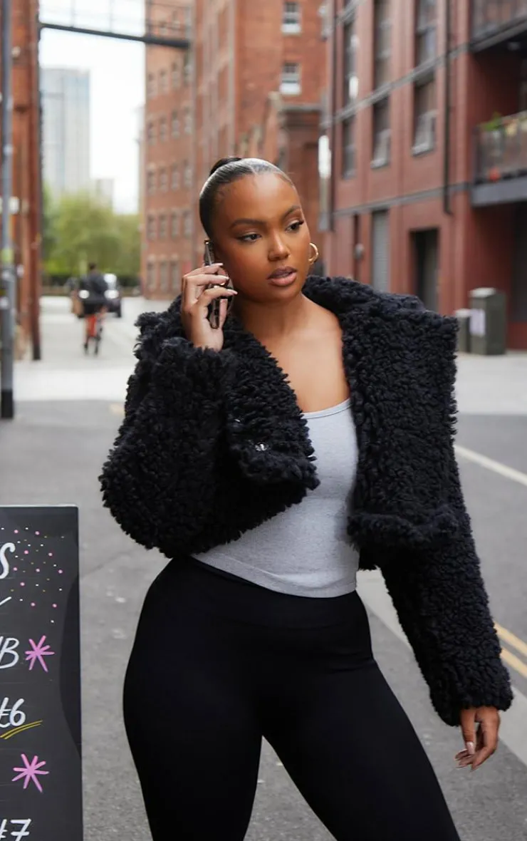 PrettyLittleThing Teddy Coats*Plus Teddy Faux Fur Cropped Coat