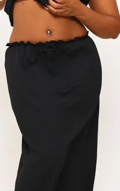 Online PrettyLittleThing Plus Texture Midi Skirt Black