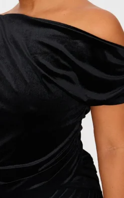 Sale PrettyLittleThing Plus Velvet Drape Detail Top Black