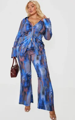 Discount PrettyLittleThing Plus Abstract Print Chiffon Ruched Fitted Shirt Blue