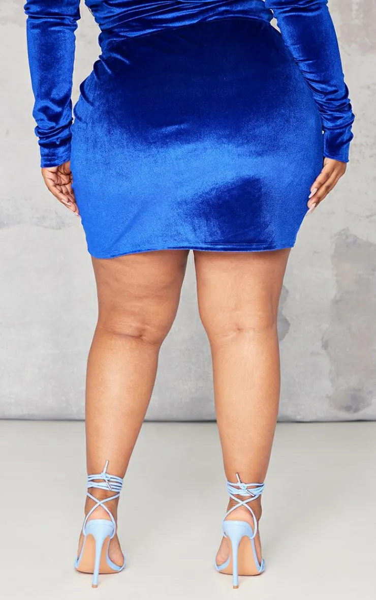 Online PrettyLittleThing Plus Velvet Mini Skirt Bright Blue
