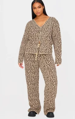 PrettyLittleThing Knitted Tops*Plus Leopard Print V Neck Knitted Button Up Cardigan