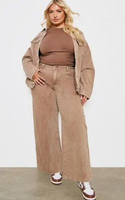 PrettyLittleThing Christmas Shop*Plus Washed Boyfriend Low Rise Jeans