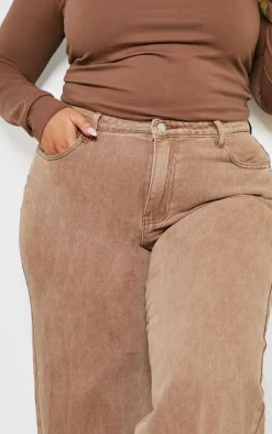 PrettyLittleThing Christmas Shop*Plus Washed Boyfriend Low Rise Jeans