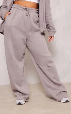 PrettyLittleThing Grey Sweatsuits*Plus Mid Rise Seam Detail Straight Leg Sweatpants