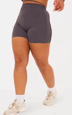 PrettyLittleThing Gym Shorts*Plus Sculpt Seam Detail Gym Shorts