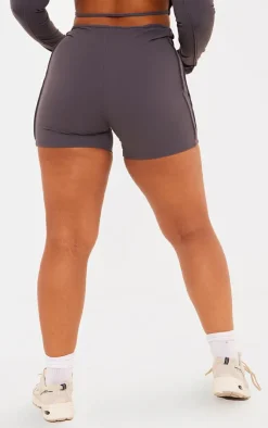 PrettyLittleThing Gym Shorts*Plus Sculpt Seam Detail Gym Shorts