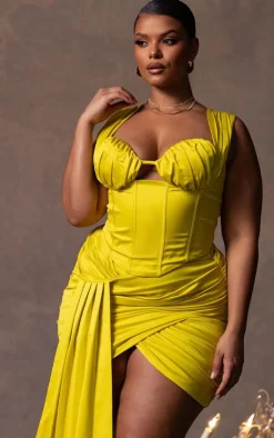 Online PrettyLittleThing Plus Constructed Satin Ruched Bust Corset Chartreuse