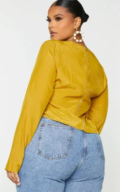 PrettyLittleThing Blouses*Plus Ruched Front Blouse