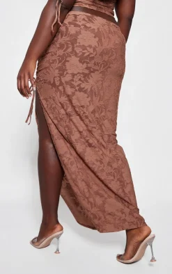 Best PrettyLittleThing Plus Textured Ruched Midi Skirt Chocolate