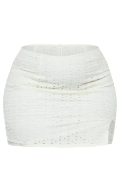 Discount PrettyLittleThing Plus Broderie Anglaise Split Mini Skirt Cream