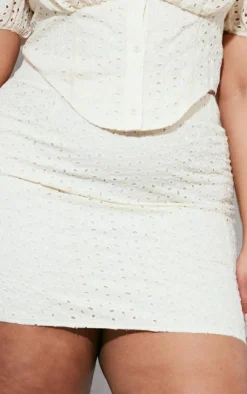New PrettyLittleThing Plus Broderie Anglaise Bodycon Skirt Cream