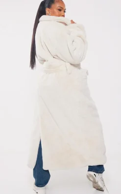 PrettyLittleThing Faux Fur Coats*Plus Faux Fur Maxi Coat