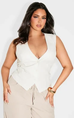 PrettyLittleThing Sleeveless Tops*Plus Faux Leather Fitted Vest