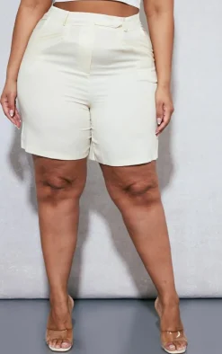 PrettyLittleThing Plus Linen Look Tailored Shorts Cream