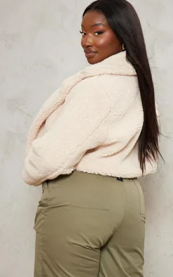 PrettyLittleThing Teddy Coats*Plus Teddy Fur Button Cropped Coat