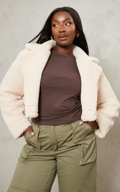 PrettyLittleThing Teddy Coats*Plus Teddy Fur Button Cropped Coat