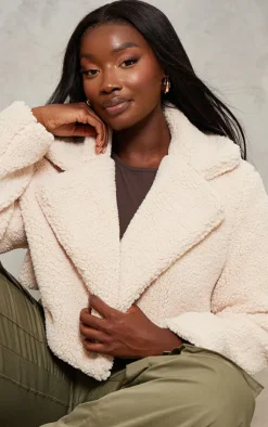 PrettyLittleThing Teddy Coats*Plus Teddy Fur Button Cropped Coat