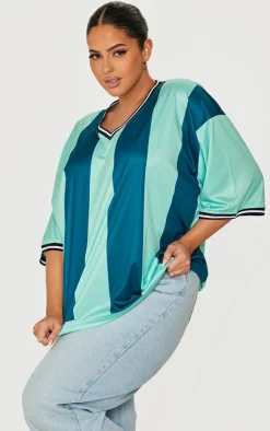 PrettyLittleThing T-Shirts*Plus Striped V Neck Oversized Football T Shirt