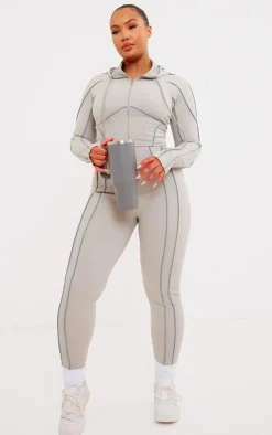PrettyLittleThing Athletic Jackets*Plus Sculpt Contrast Seam Crop Gym Jacket