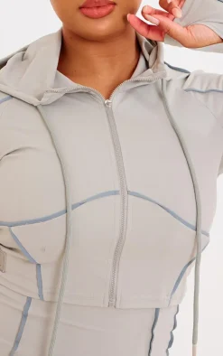 PrettyLittleThing Athletic Jackets*Plus Sculpt Contrast Seam Crop Gym Jacket