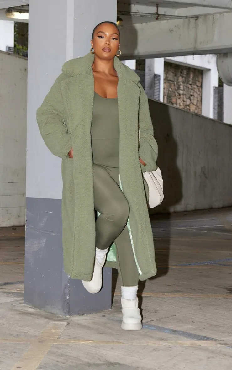 PrettyLittleThing Winter Coats & Jackets*Plus Longline Borg Coat