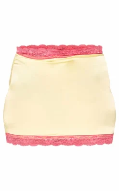 New PrettyLittleThing Plus Lace Detail Satin Mini Skirt Lemon