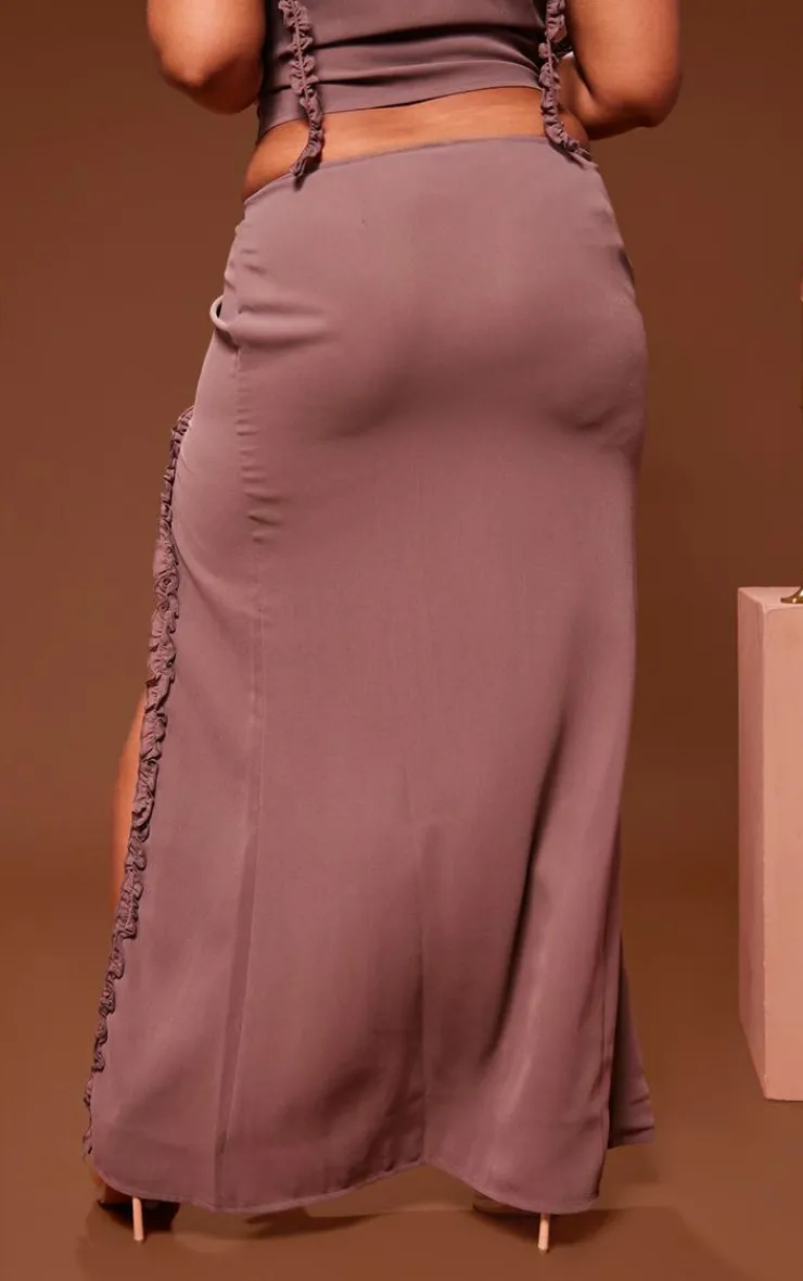 Discount PrettyLittleThing Plus Chiffon Split Hem Maxi Skirt Light Brown