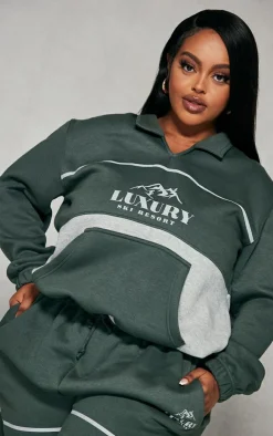 PrettyLittleThing Graphic Sweatsuits*Plus Luxury Ski Resort Graphic Sweatshirt